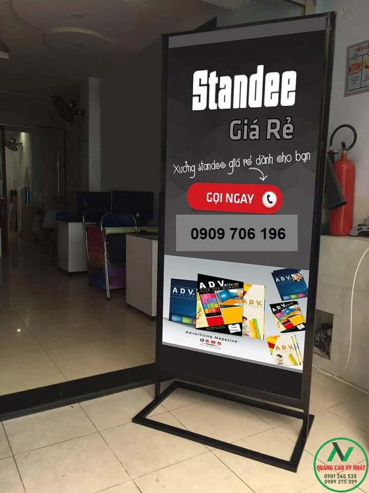 standee khung sắt hai mặt