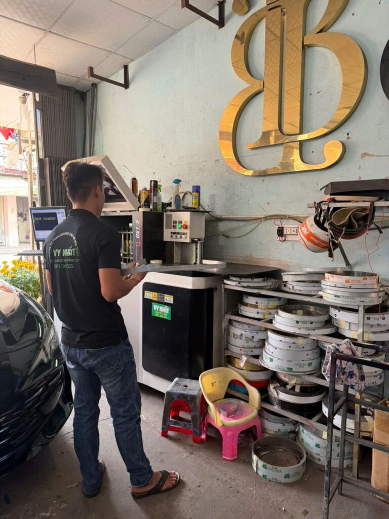 Bang hieu Chu noi den Led SpaNail Bang hieu gia re 6