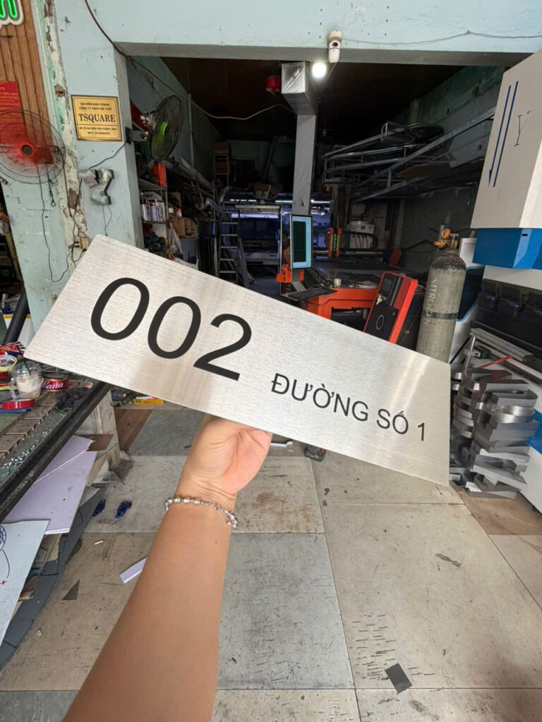 Địa chỉ gia công bảng tên công ty Inox ăn mòn
