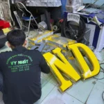 CHU INOX MAT MICA ACRYLIC HUT NOI bang hieu gia re 11