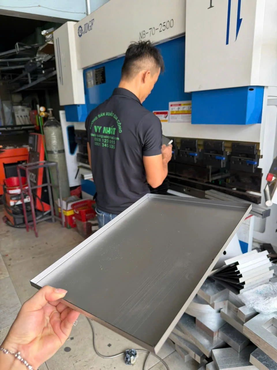 Thi công gia công chữ inox mặt mica khu vui chơi trẻ em nhanh , đẹp,giá rẻ,giá cạnh tranh 8 Thi công gia công chữ inox mặt mica khu vui chơi trẻ em nhanh , đẹp,giá rẻ,giá cạnh tranh