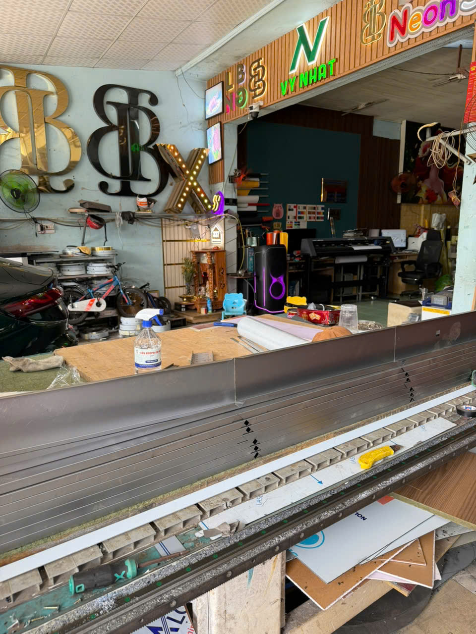 gia công hộp đèn tôn kẽm tại xưởng